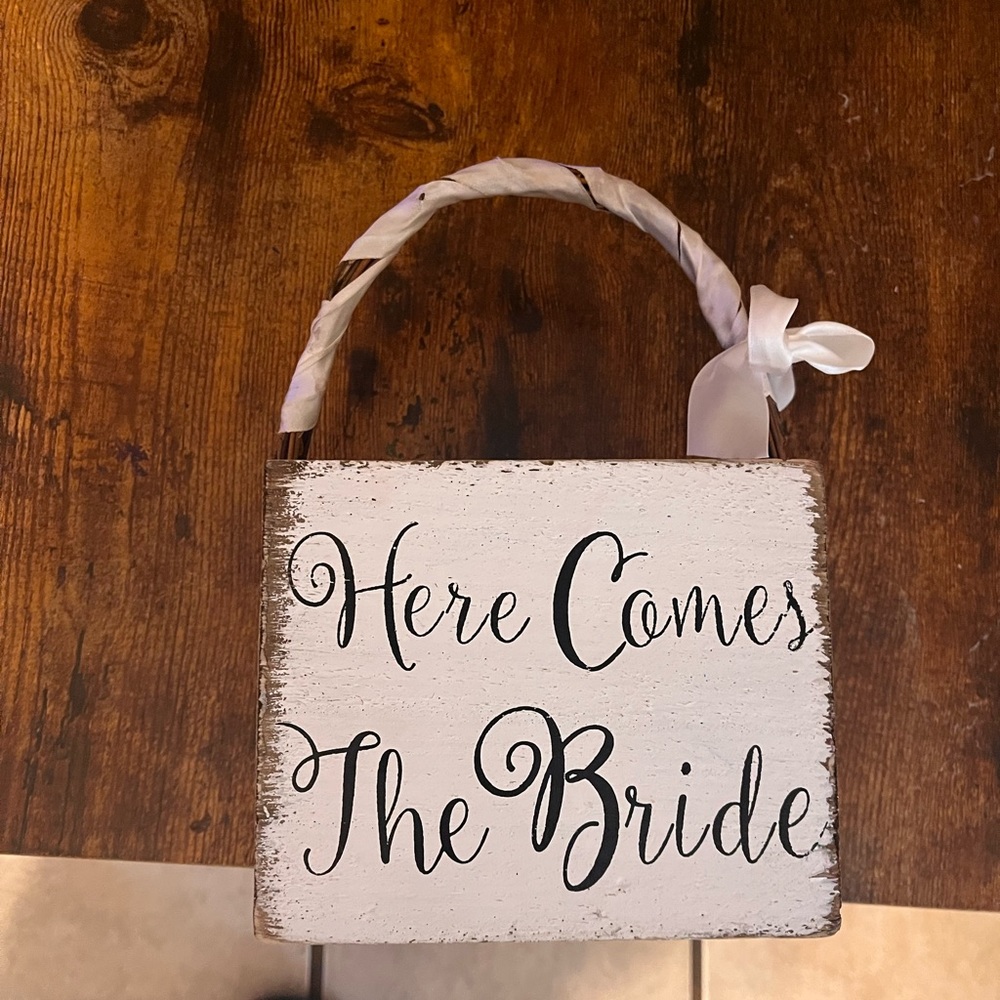 2 flower girl baskets